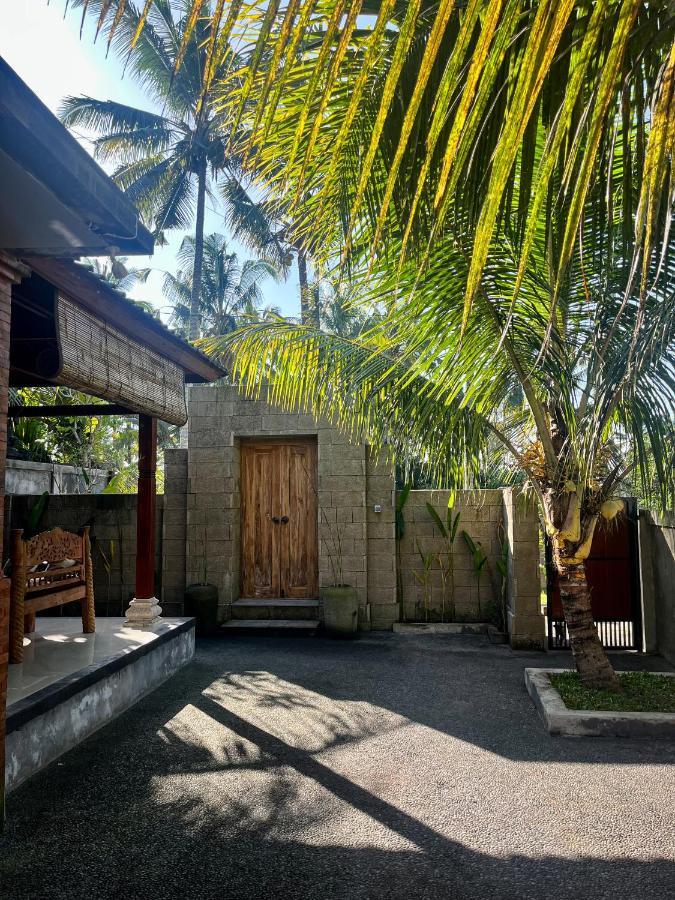 The Banana'S Kumbe Villa Tampaksiring Exterior photo